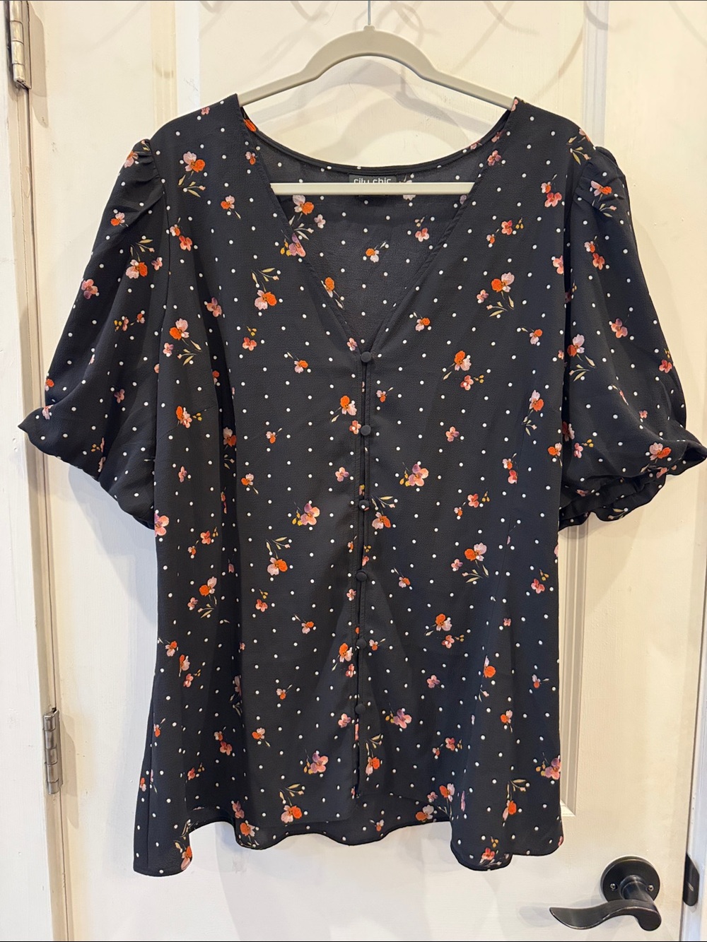 City Chic Black Spot the Petal Floral Polka-Dot V-Neck Short Sleeve Blouse